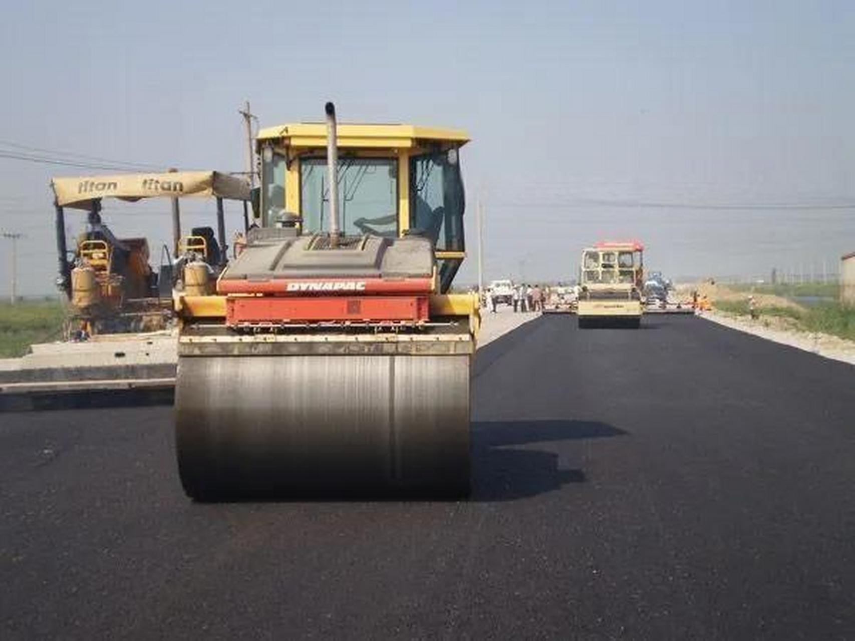 水泥路壽命更長，為何高速公路偏好瀝青路面？