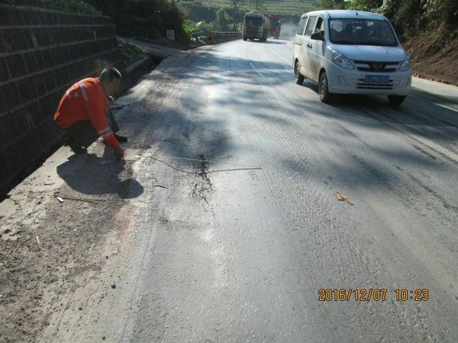 普洱公路局2017年瀝青路面病害修復工程完成情況快報